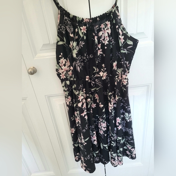 Black/Floral Print Cami Dress - Picture 2 of 3